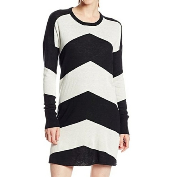 Volcom Chevron Black & Off White Knit Long Sleeve Sweater Dress Size Small S - Picture 1 of 13